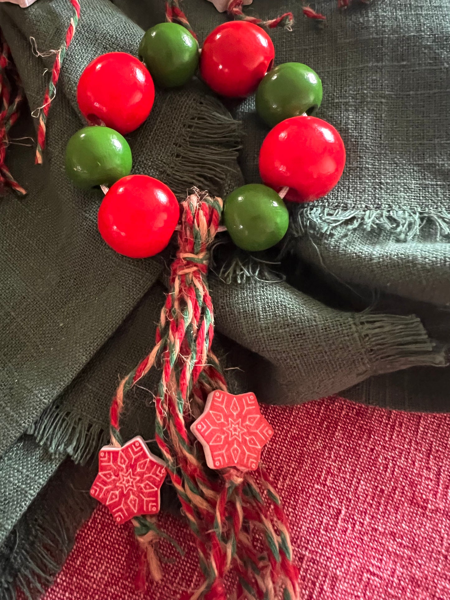 Country Christmas Napkin Rings RED/GREEN Set of 4